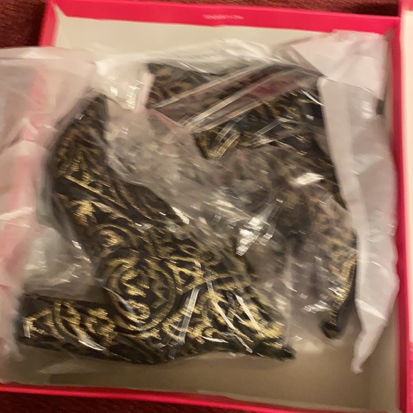 NWT Shoedazzle Blk & Gold Arsbesque Olyvia Booties - Picture 12 of 12